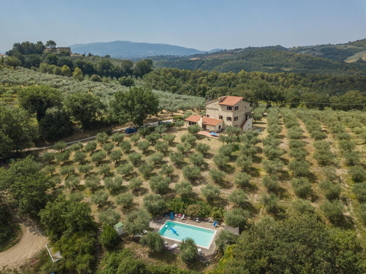 Maesta Delle Quattro Chiavi Villa Беваня Екстериор снимка