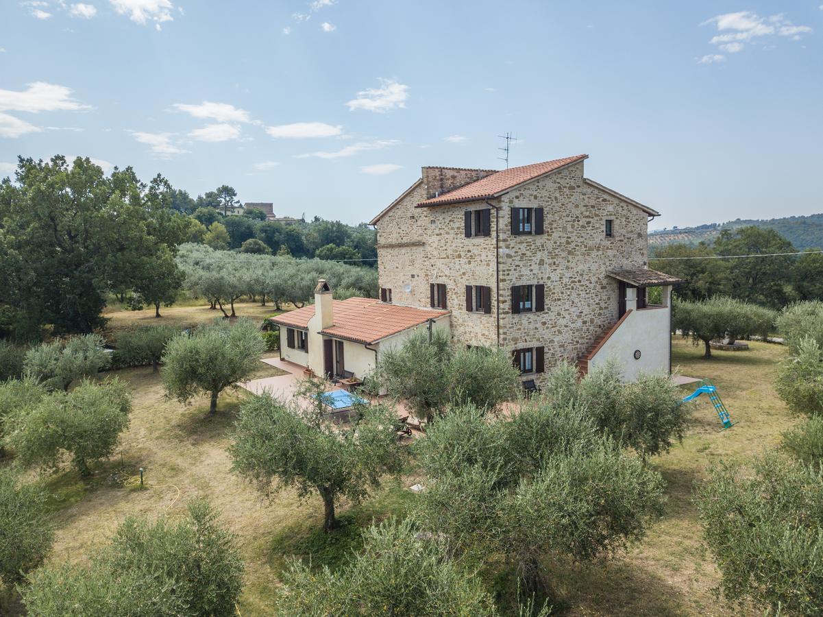 Maesta Delle Quattro Chiavi Villa Беваня Екстериор снимка