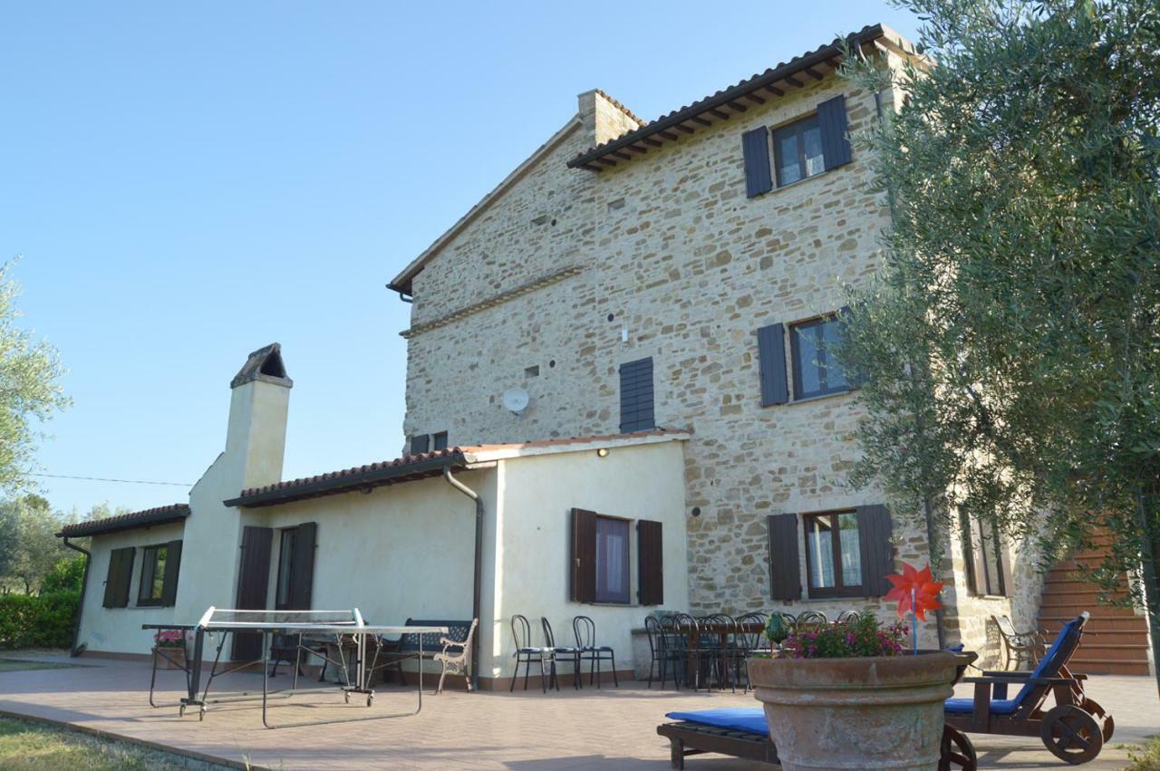 Maesta Delle Quattro Chiavi Villa Беваня Екстериор снимка